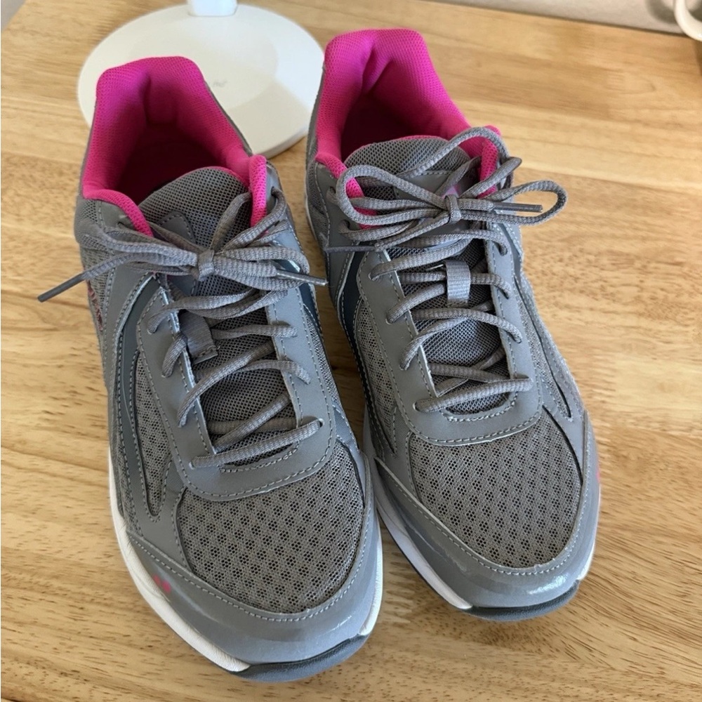 RYKA Women’s Athletic Shoes, 8.5 Wide, Gray And Hot Pink, Style Is DASH 3, NWOT